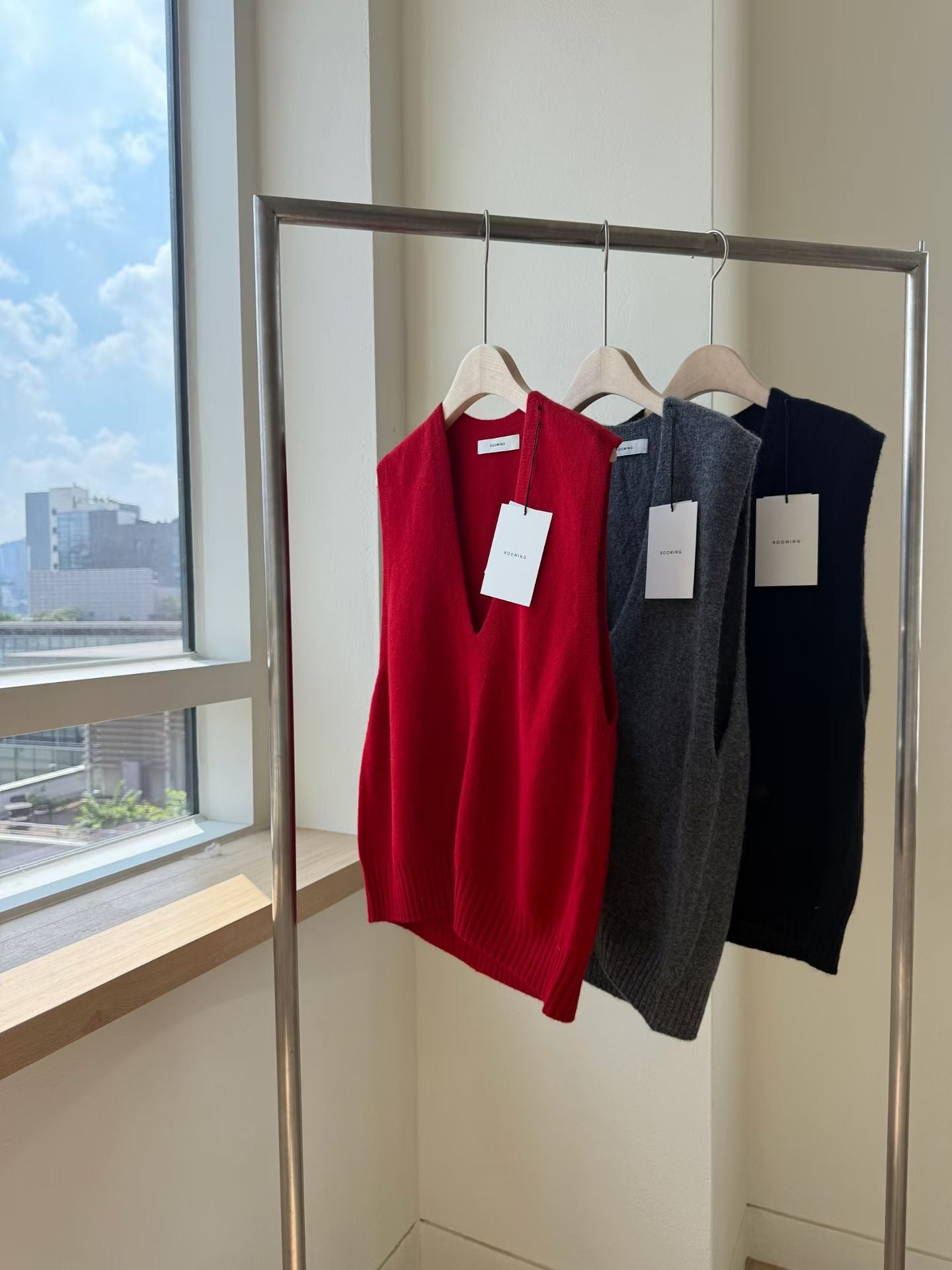 Quality Low V Vest (9-11Sep超抵價$368, 之後批發價$398)