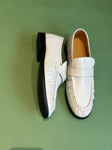 Croc Effect Leather Loafer Ivory (28-30May 超抵價 $568, 批發價$598)