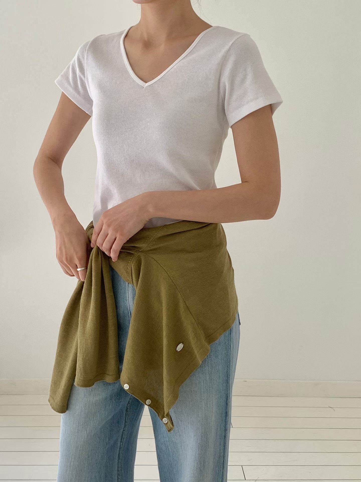 V Neck Ribbed Tee (加購$168)