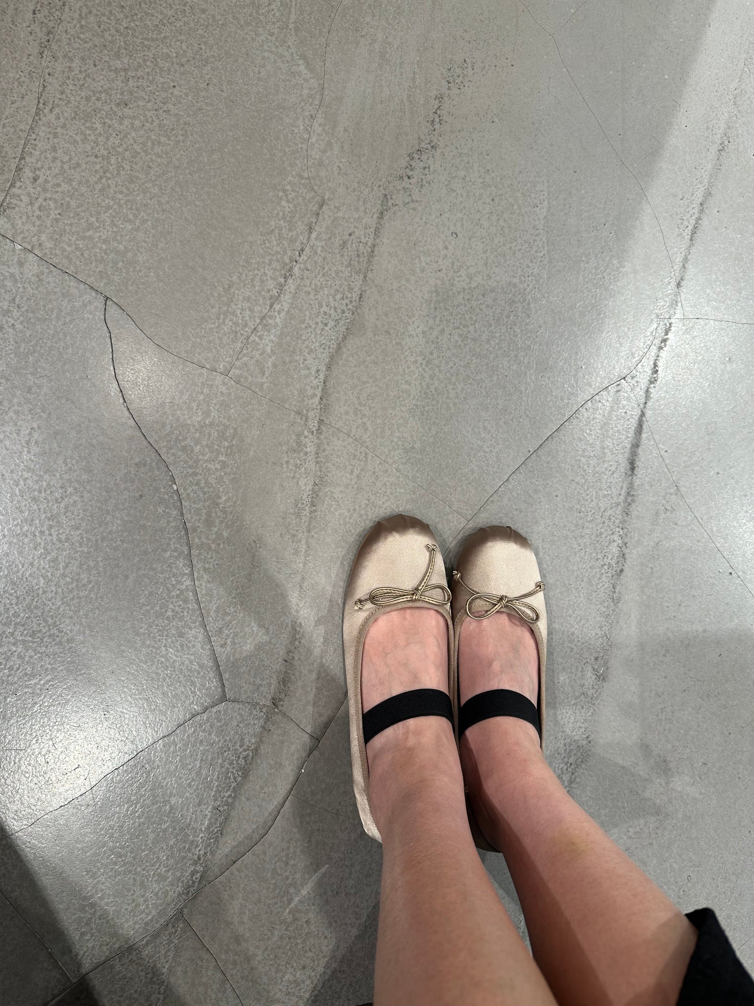 Satin Elastic Band Ballerina (28-30May 超抵價 $428，批發價$468)