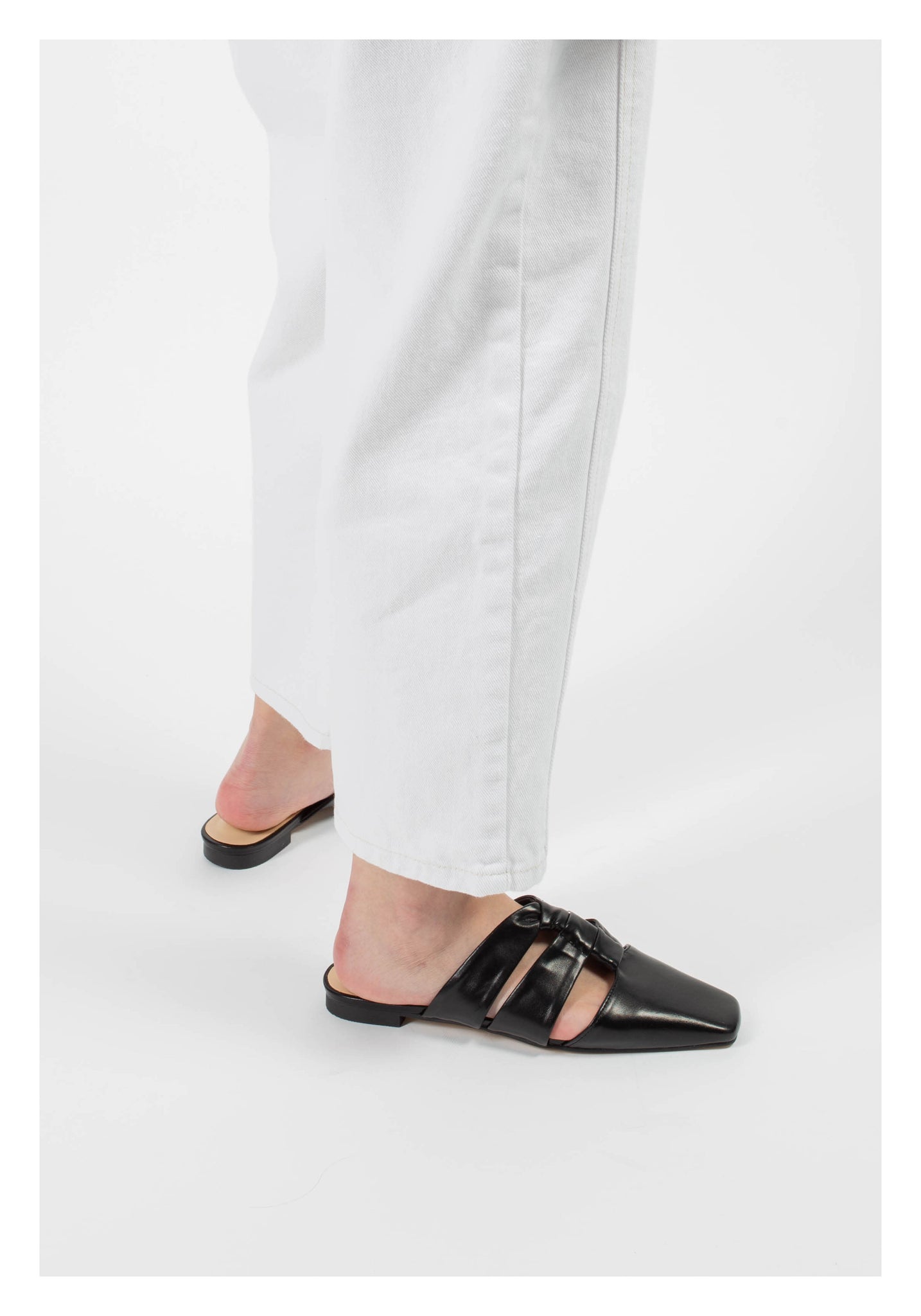 Knot On Knot Mules Black - whoami