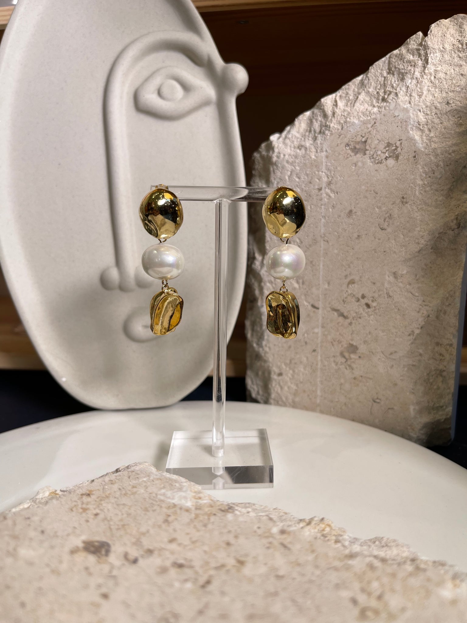 Faux Pearl Dripping Earrings Gold