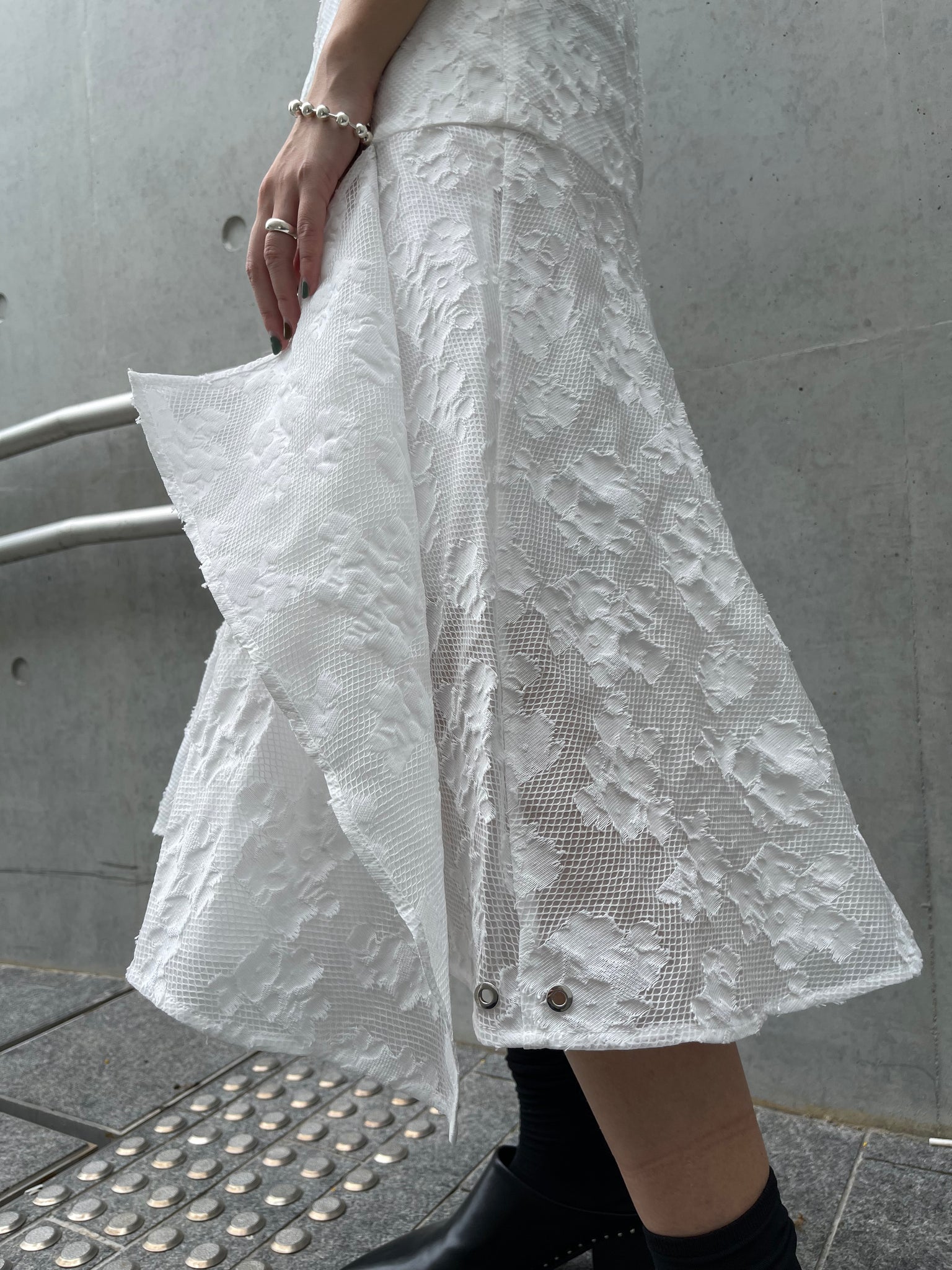 Stephy Asymmetric Skirt White