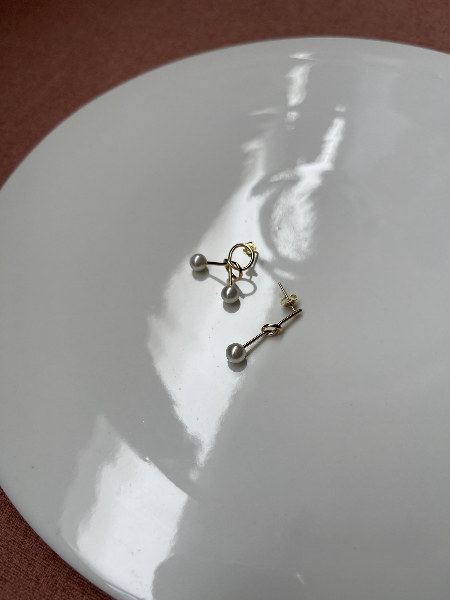 925 Silver Asymmetric Knot Pearl Earrings Gold