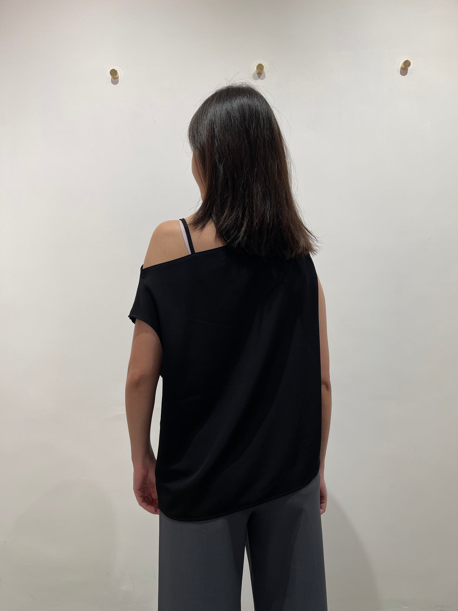 Single Shoulder Side Sleeve Top Black