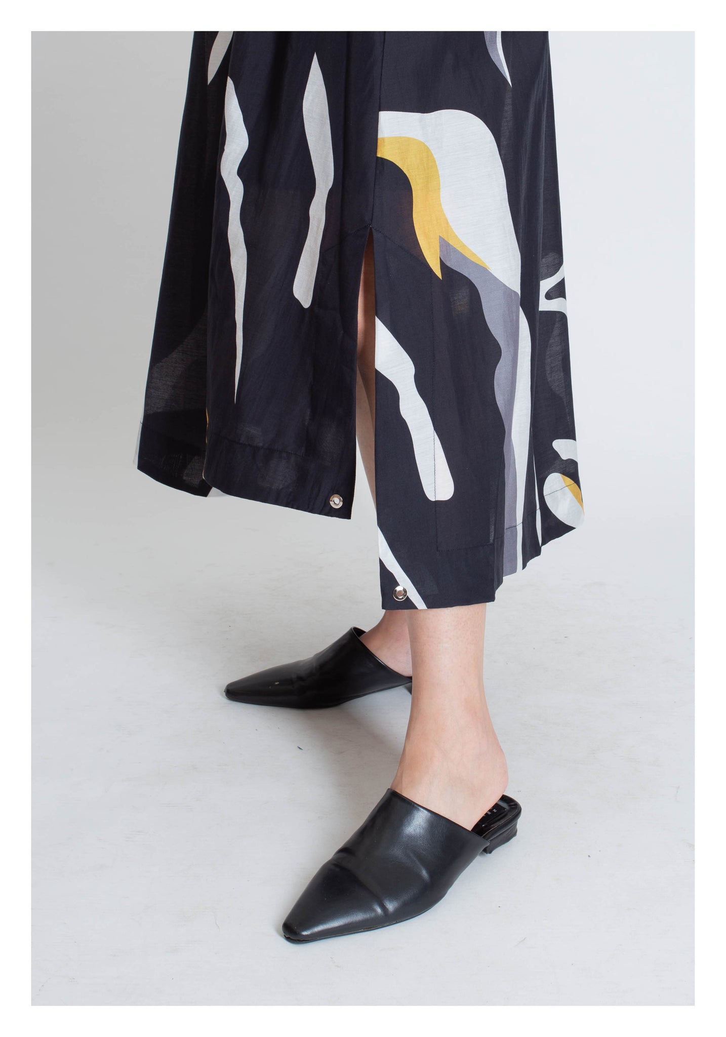 Abstract Pattern Slit Skirt - whoami