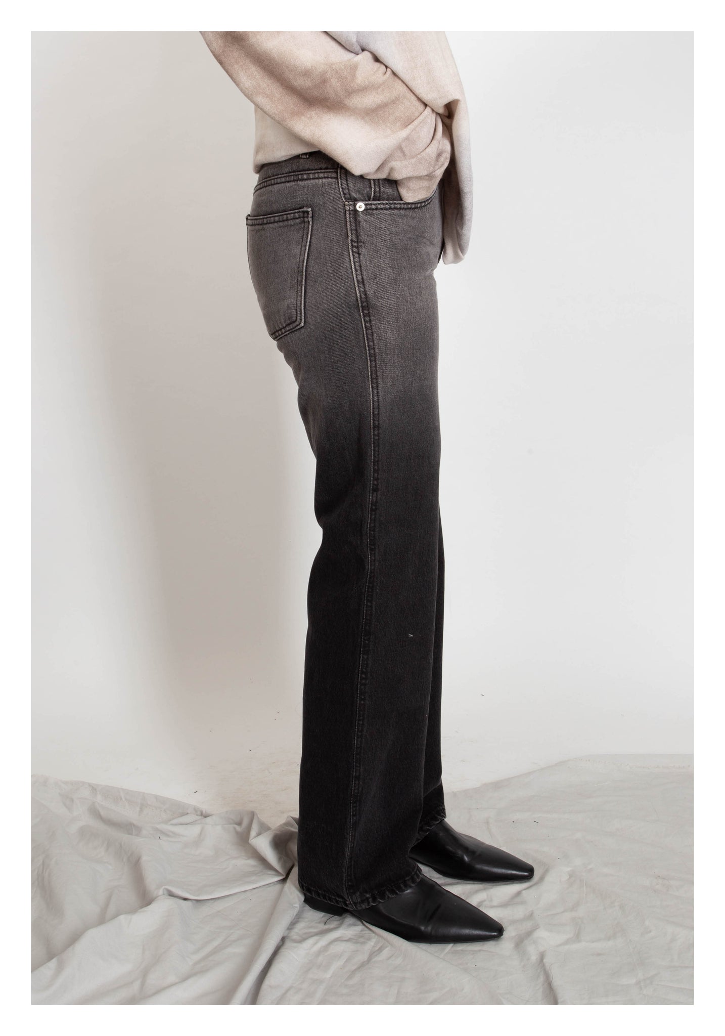 Black Gradient Staight Cut Jeans - whoami