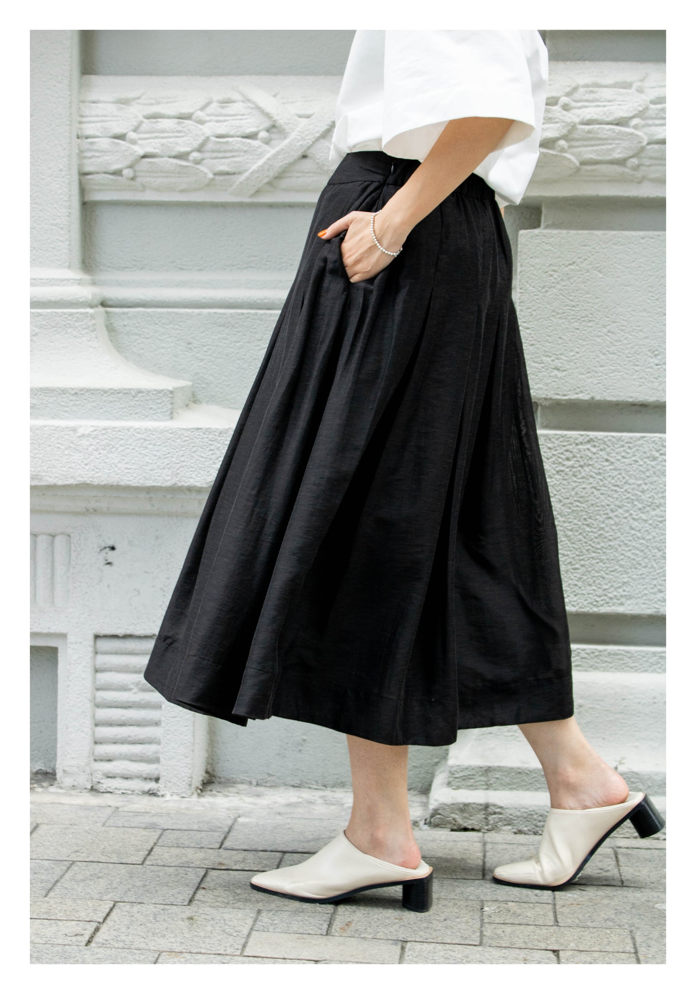 Box Pleated Skirt Black - whoami