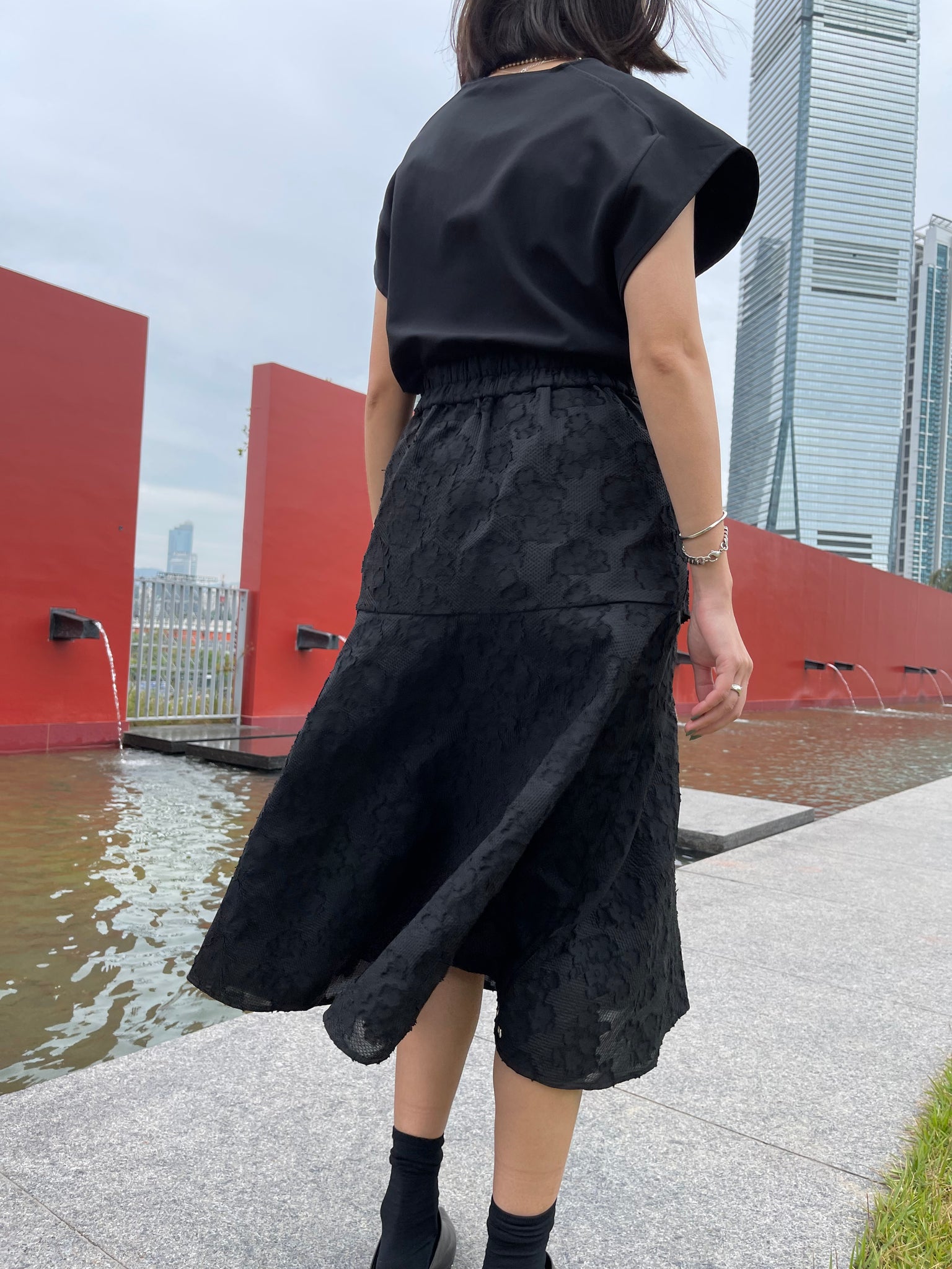 Stephy Asymmetric Skirt Black