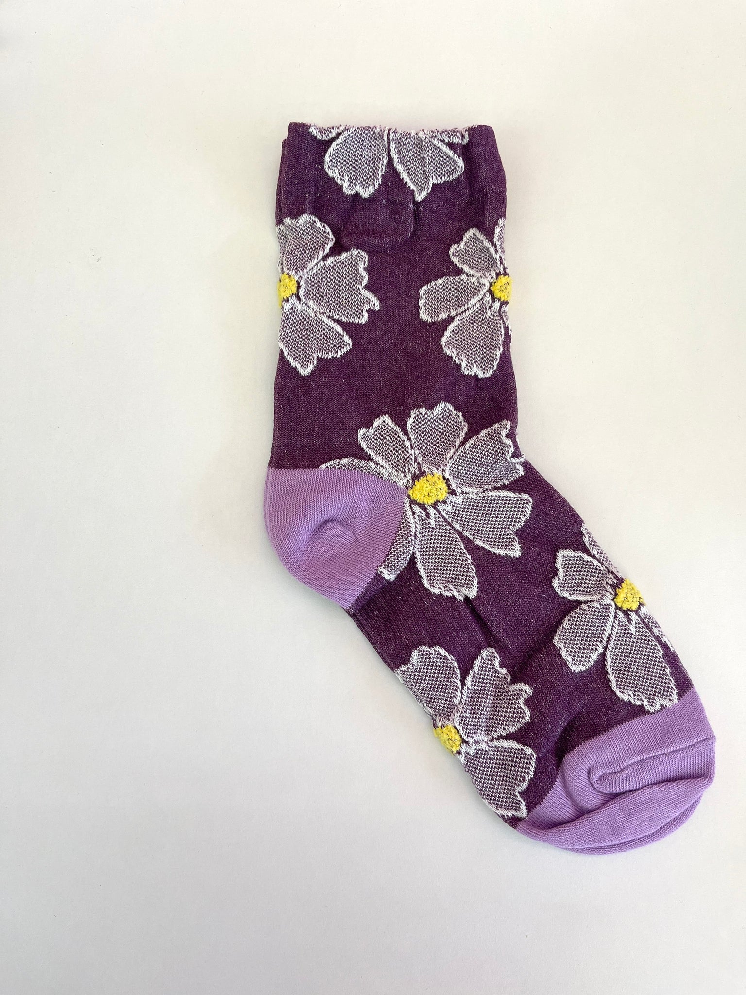 White Big Flower Socks Purple