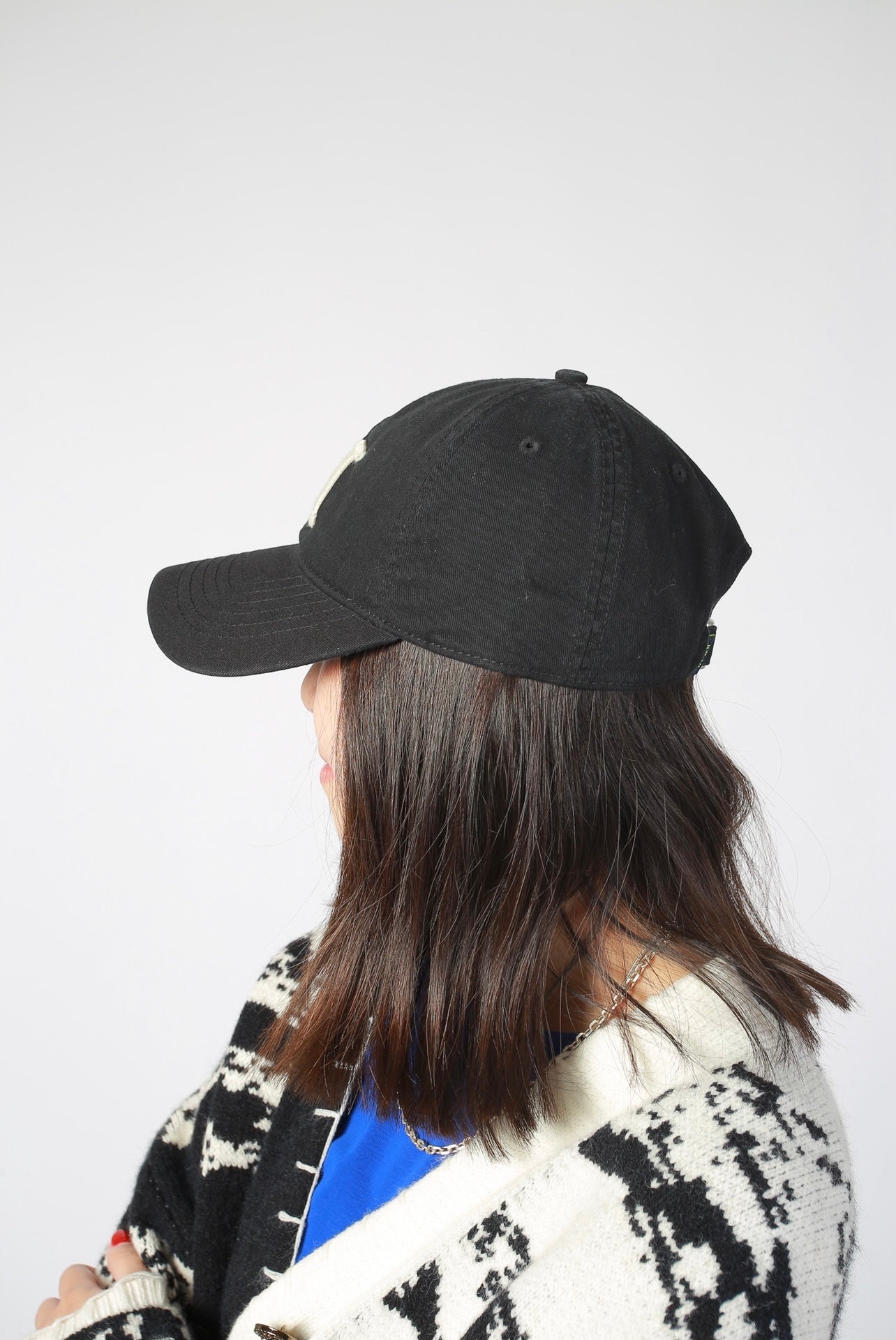 Washed Embroidered H Cap Black
