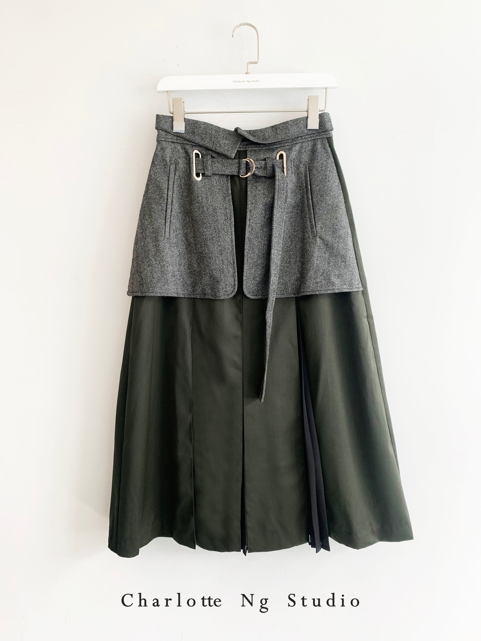 Well-Protect Pleating Skirt