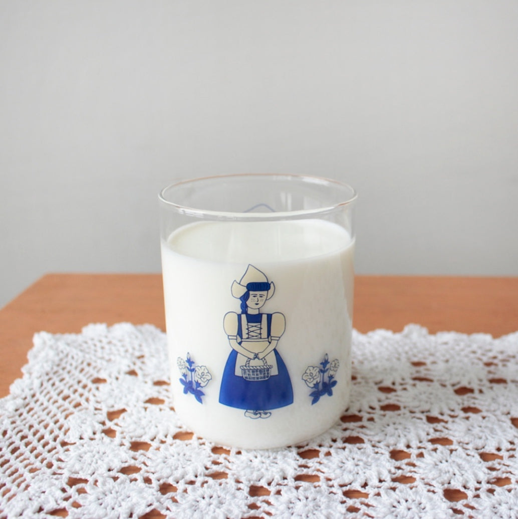 HR GLASS CUP - Milkmaid
