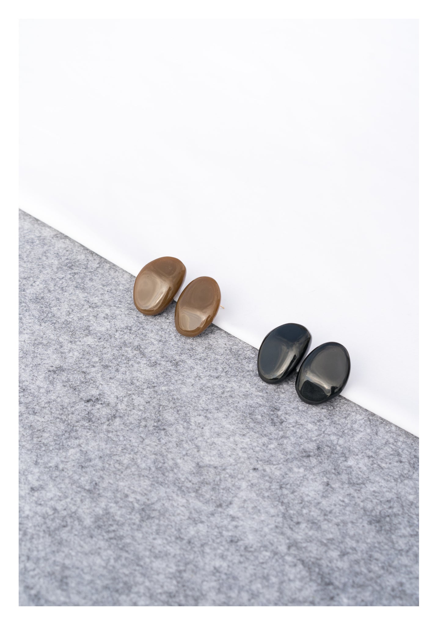 Resin Stone Earrings Black - whoami