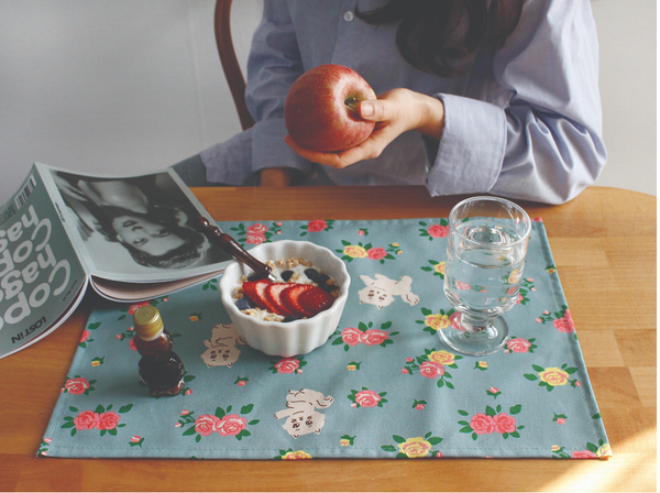 Table Mat Kitty And Roses - whoami