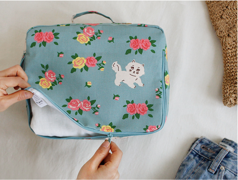 Travel Multi Pouch Kitty And Roses - whoami