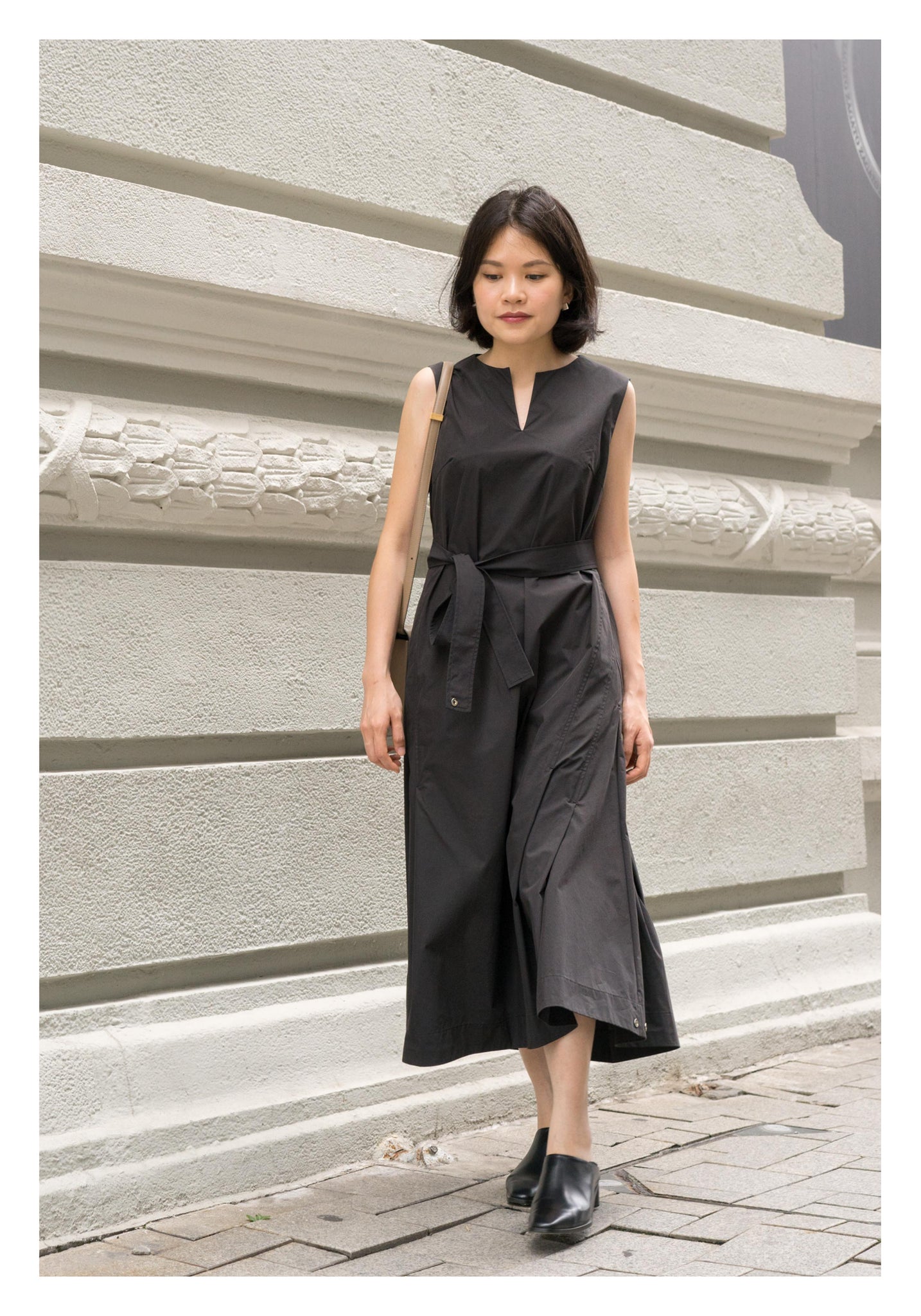 Silhouette Pleats Sleeveless Dress Black - whoami