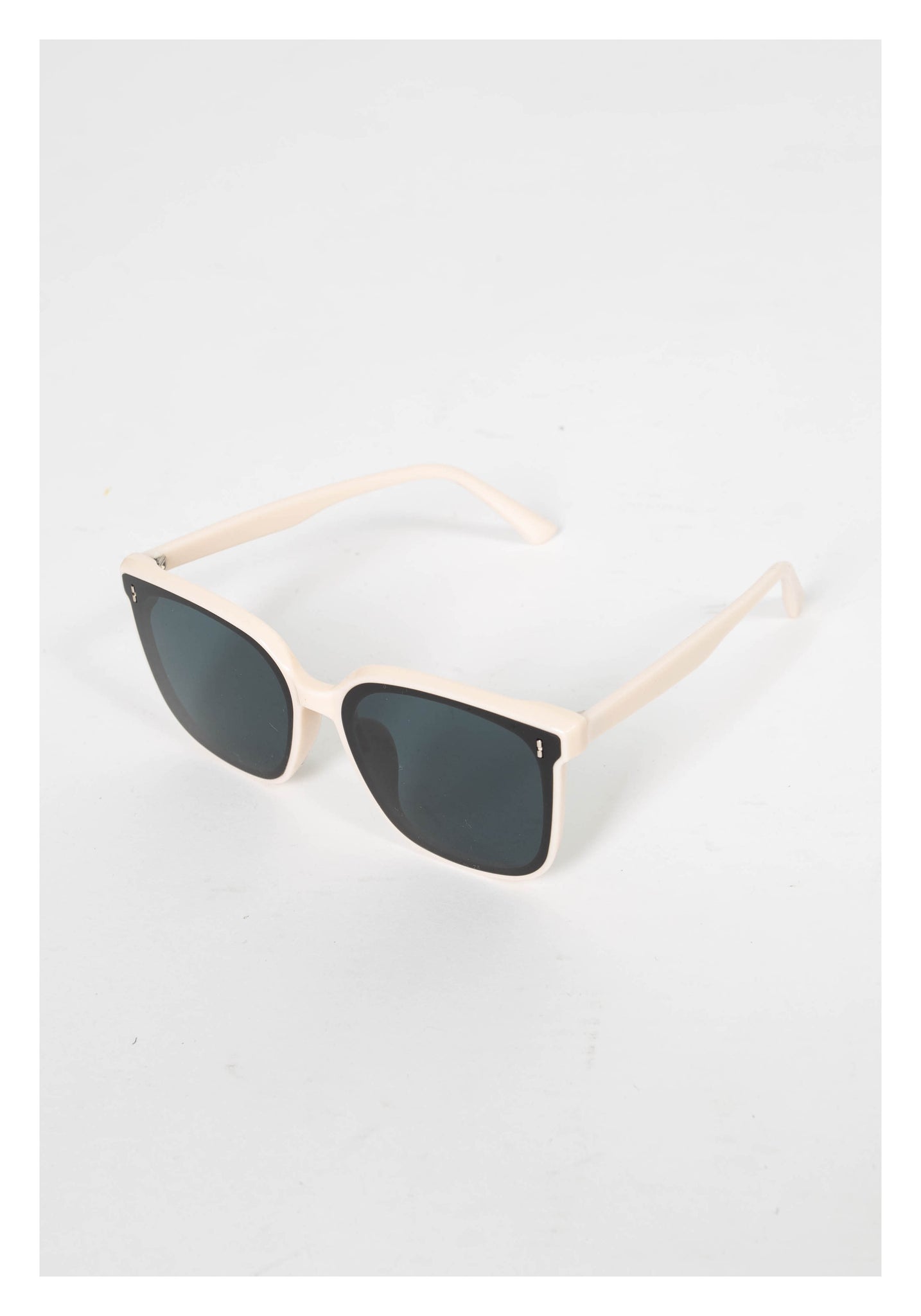 White Frame Cool Sunglasses