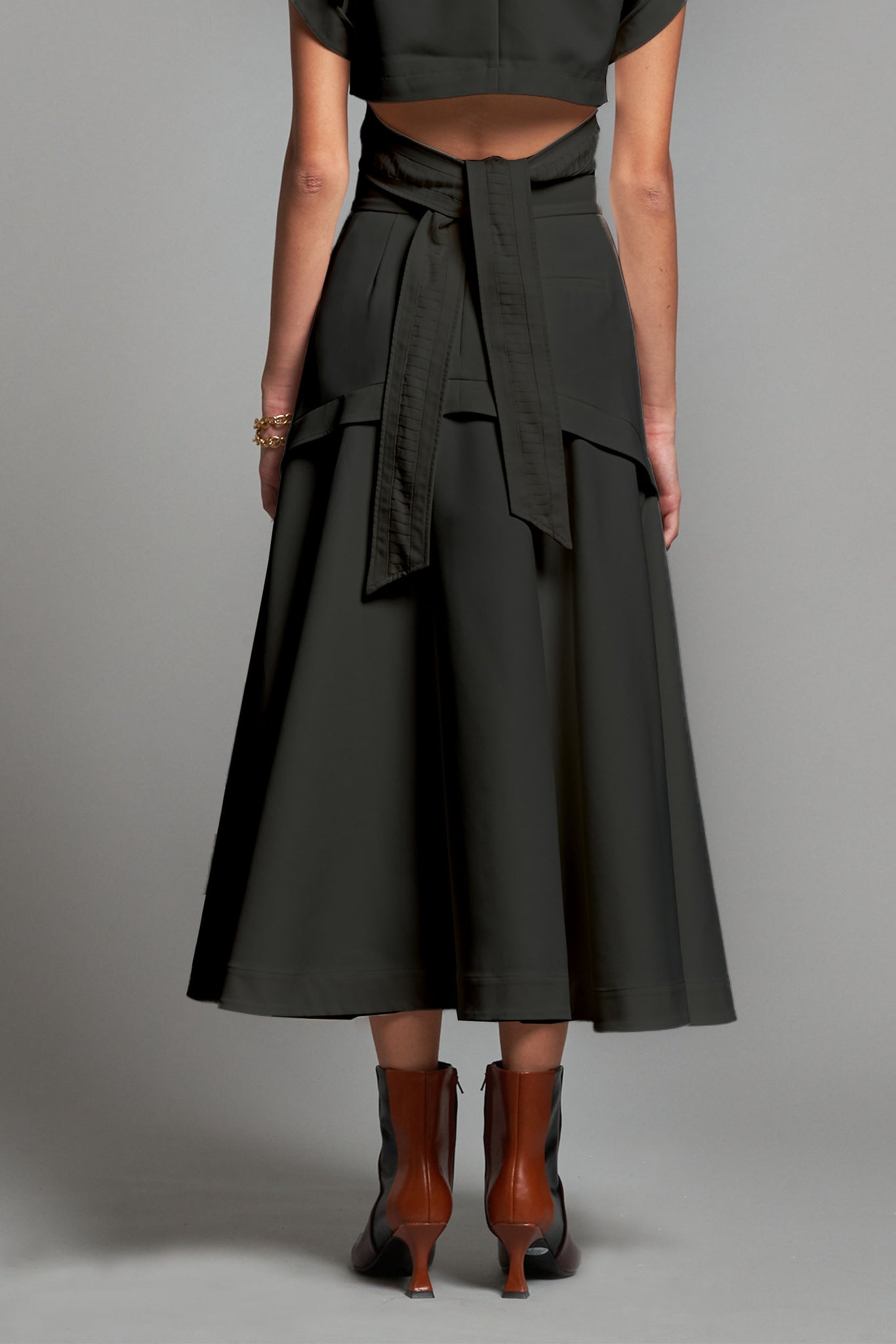 Wavy Volume Flared Skirt Black